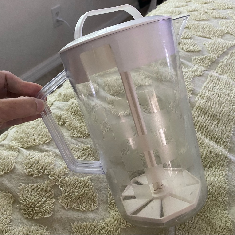 Pampered Chef Stir Pitcher - Picture 1 of 4